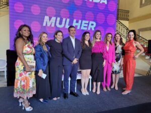 Leia mais sobre o artigo Analine Castro e Helô Aguiar armam painel Empreenda + Mulher –  Blog Zé Ronaldo